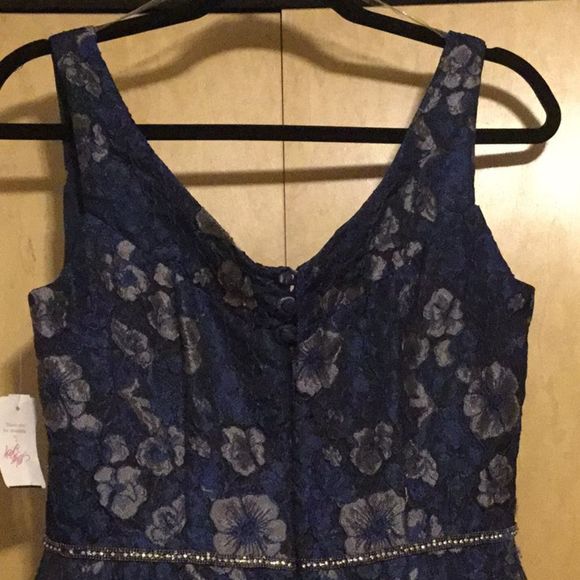 Midnight Blue Embellished Jacquard Mermaid Gown - Picture 6 of 8